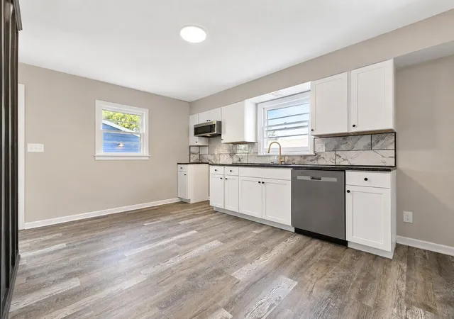 Photo 4 of Single family home for sale at 1309 Kenwood Ave, Springfield, OH 45505 | MLS# 226033070 | Listing updated on 2026-09-03