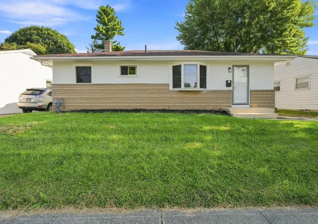 Single family home for sale at 1554 Argus Rd, Columbus, OH 43227 | MLS# 226033717