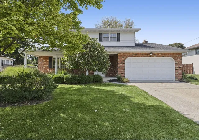 Photo 2 of Single family home for sale at 2545 Clark Dr, Grove City, OH 43123 | MLS# 226033451 | Listing updated on 2026-09-22