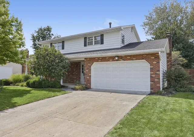 Photo 3 of Single family home for sale at 2545 Clark Dr, Grove City, OH 43123 | MLS# 226033451 | Listing updated on 2026-09-22