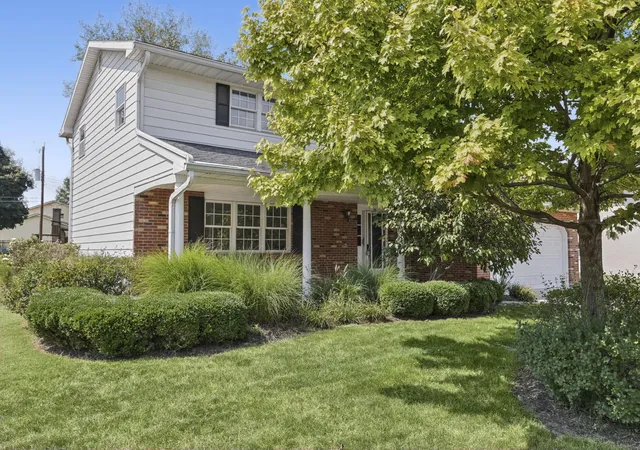 Photo 3 of Single family home for sale at 2545 Clark Dr, Grove City, OH 43123 | MLS# 226033451 | Listing updated on 2026-09-22