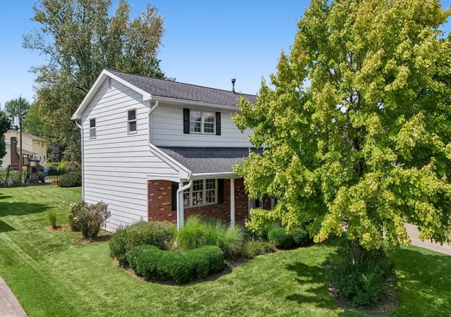 Photo 4 of Single family home for sale at 2545 Clark Dr, Grove City, OH 43123 | MLS# 226033451 | Listing updated on 2026-09-22