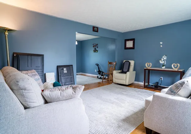Photo 2 of Single family home for sale at 6272 Skywae Dr, Columbus, OH 43229 | MLS# 226034024 | Listing updated on 2026-09-30