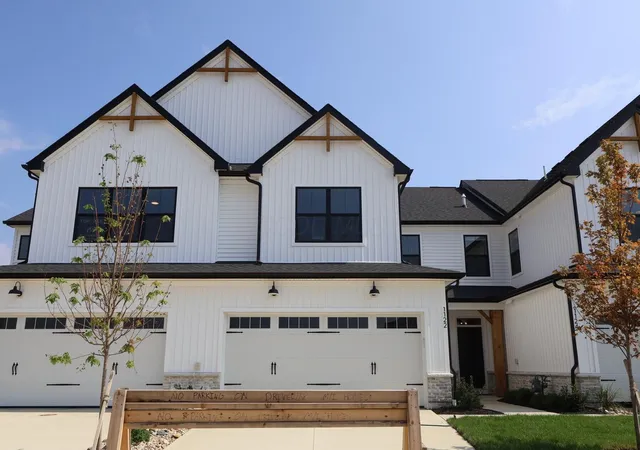 Photo 1 of Single family home for sale at 1122 Allegro Dr, Reynoldsburg, OH 43068 | MLS# 226033099 | Listing updated on 2026-10-05