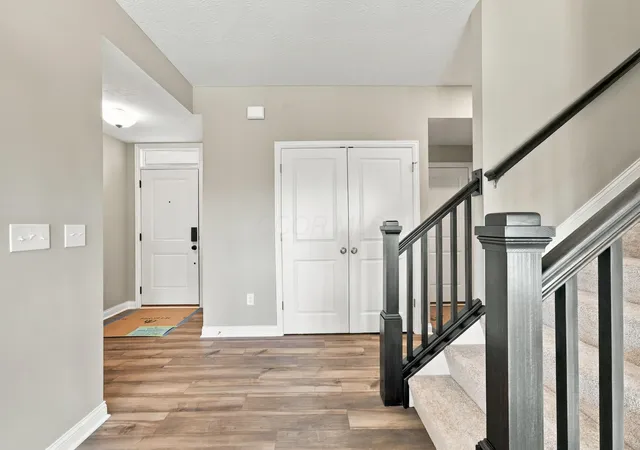 Photo 3 of Sale Pending at 1122 Allegro Dr, Reynoldsburg, OH 43068 | MLS# 226033099 | Listing updated on 2026-10-28