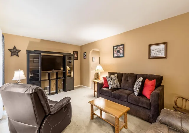Photo 3 of Single family home for sale at 2403 Center Dr, Zanesville, OH 43701 | MLS# 226033368 | Listing updated on 2026-10-11