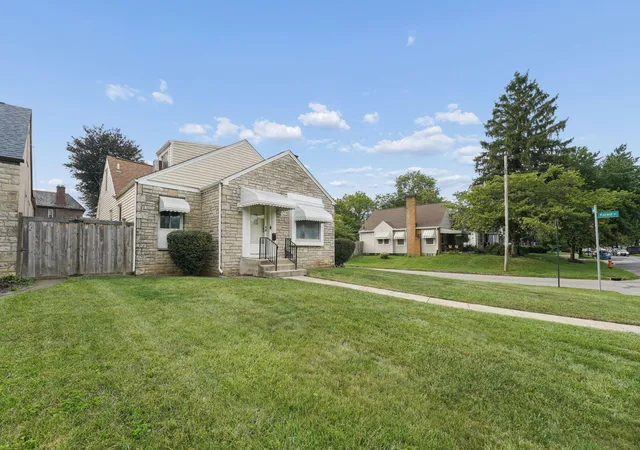 Photo 4 of Single family home for sale at 1009 Geers Ave, Columbus, OH 43206 | MLS# 226033238 | Listing updated on 2026-09-02
