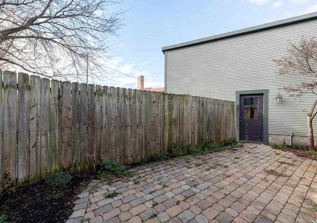Listing Photo 2 - Condo for sale in building located at 1103 Mount Pleasant Ave, Columbus, OH 43201