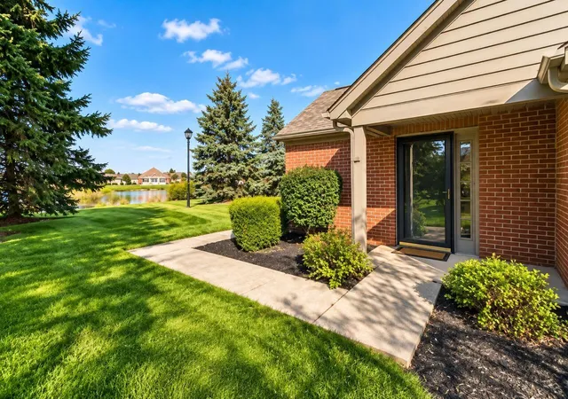 Listing Photo 3 - Condo for sale in building located at 3887 Oakbrook Ln, Powell, OH 43065