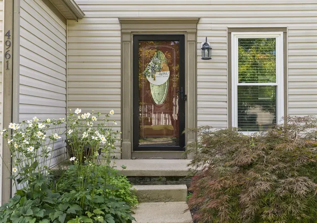 Photo 3 of Single family home for sale at 4961 Baycroft Dr, Hilliard, OH 43026 | MLS# 226034133 | Listing updated on 2026-09-11