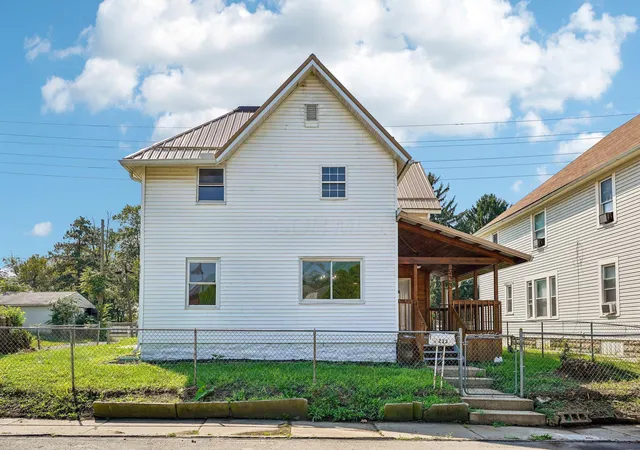 Photo 2 of Single family home for sale at 233 Bellevue Ave, Marion, OH 43302 | MLS# 226033677 | Listing updated on 2026-09-14