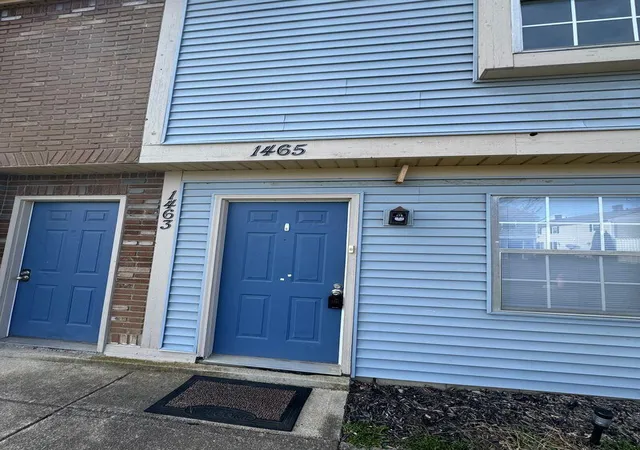 Photo 2 of Townhouse for sale at 1461-1467 Worthington Row Dr #A, Columbus, OH 43235 | MLS# 226033162 | Listing updated on 2026-09-11