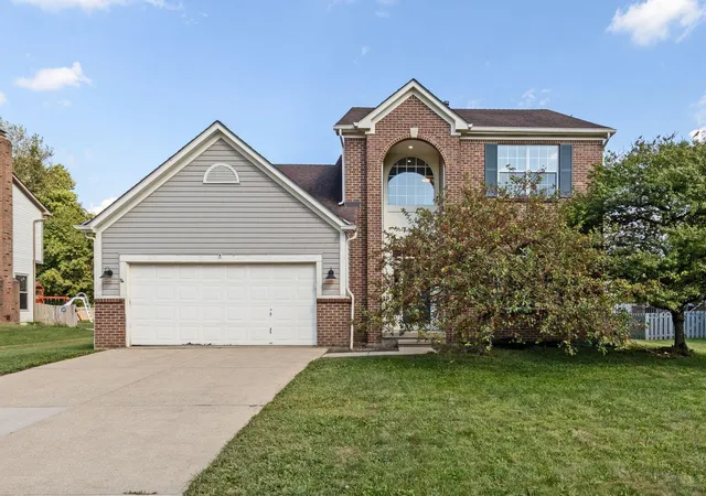 Photo 1 of Single family home for sale at 730 Montmorency Dr E, Pickerington, OH 43147 | MLS# 226035301 | Listing updated on 2026-09-26