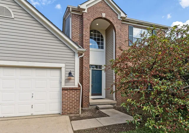 Photo 2 of Single family home for sale at 730 Montmorency Dr E, Pickerington, OH 43147 | MLS# 226035301 | Listing updated on 2026-09-26