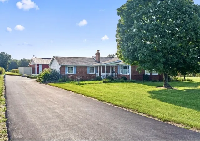 Photo 4 of Single family home for sale at 13450 Hoover Rd, Ashville, OH 43103 | MLS# 226034697 | Listing updated on 2026-09-14