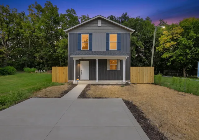 Photo 1 of Single family home for sale at 1618 Ransburg Ave, Columbus, OH 43223 | MLS# 226033181 | Listing updated on 2026-09-11