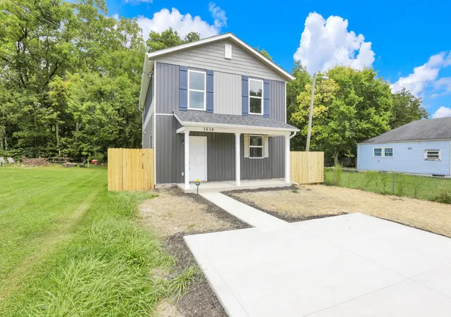 Photo 3 of Single family home for sale at 1618 Ransburg Ave, Columbus, OH 43223 | MLS# 226033181 | Listing updated on 2026-09-22