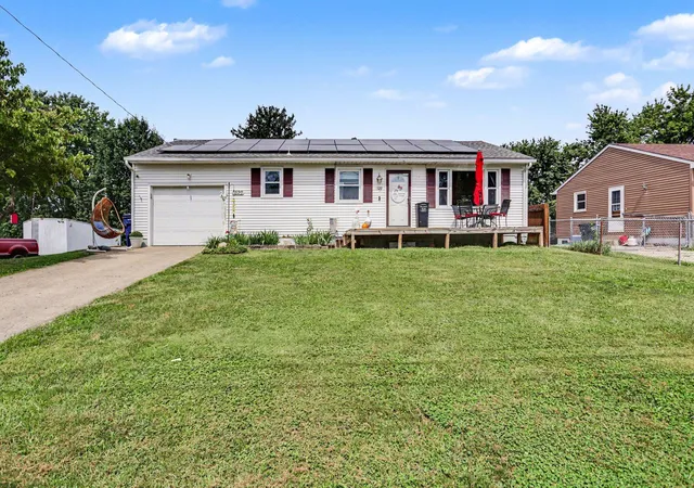 Photo 3 of Single family home for sale at 1529 Zimmer St, Lancaster, OH 43130 | MLS# 226033430 | Listing updated on 2026-09-15
