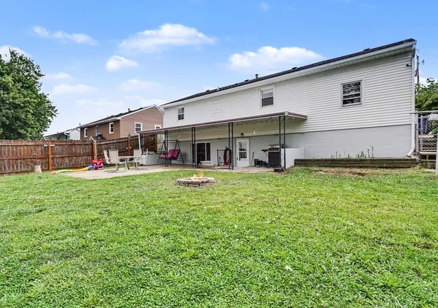 Photo 4 of Single family home for sale at 1529 Zimmer St, Lancaster, OH 43130 | MLS# 226033430 | Listing updated on 2026-09-15