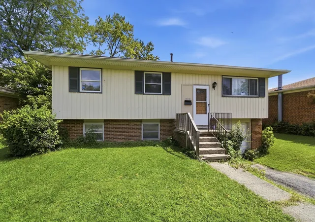 Photo 1 of Single family home for sale at 2110 Wadsworth Dr, Columbus, OH 43232 | MLS# 226033261 | Listing updated on 2026-09-08