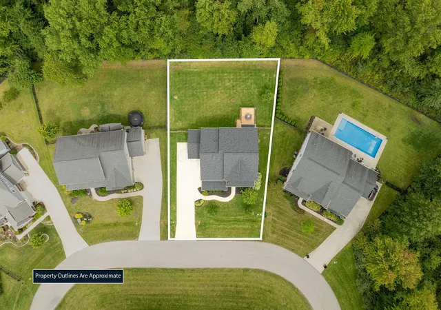 Photo 3 of Single family home for sale at 8588 Paddock Trl, Blacklick, OH 43004 | MLS# 226034717 | Listing updated on 2026-09-11