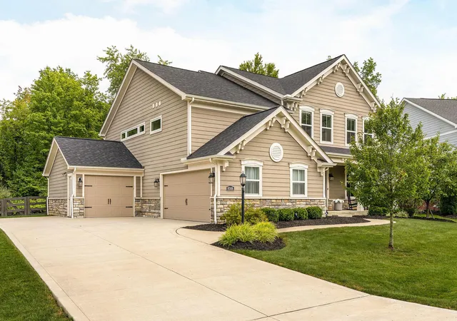 Photo 4 of Single family home for sale at 8588 Paddock Trl, Blacklick, OH 43004 | MLS# 226034717 | Listing updated on 2026-09-11