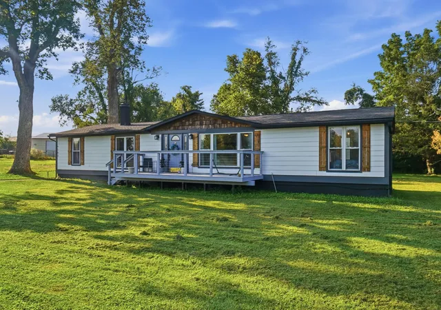 Photo 2 of Single family home for sale at 6105 London Groveport Rd, Grove City, OH 43123 | MLS# 226033241 | Listing updated on 2026-09-21