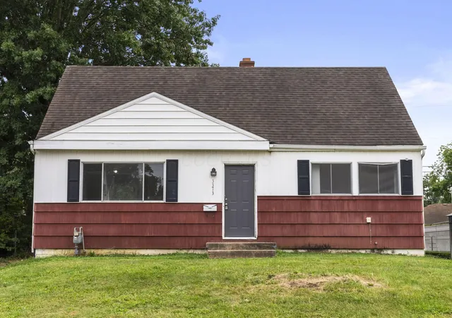 Photo 2 of Single family home for sale at 3373 Roswell Dr, Columbus, OH 43227 | MLS# 226033299 | Listing updated on 2026-09-04