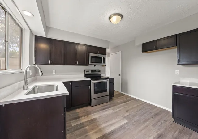 Photo 3 of Single family home for sale at 3373 Roswell Dr, Columbus, OH 43227 | MLS# 226033299 | Listing updated on 2026-09-04
