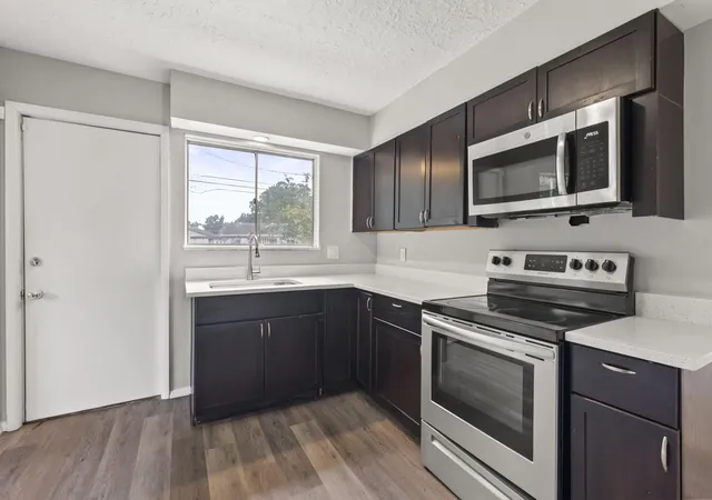 Photo 4 of Single family home for sale at 3373 Roswell Dr, Columbus, OH 43227 | MLS# 226033299 | Listing updated on 2026-09-04