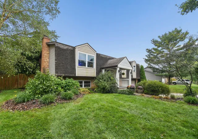 Photo 3 of Single family home for sale at 9191 Carriage Ln, Pickerington, OH 43147 | MLS# 226034705 | Listing updated on 2026-09-14