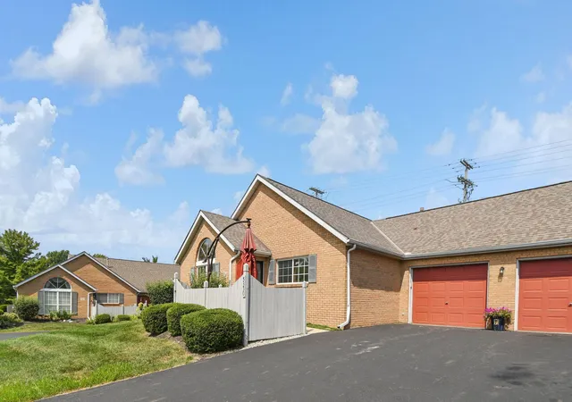 Photo 3 of Condo for sale at 5350 Pond View Dr, Westerville, OH 43081 | MLS# 226033310 | Listing updated on 2026-09-02