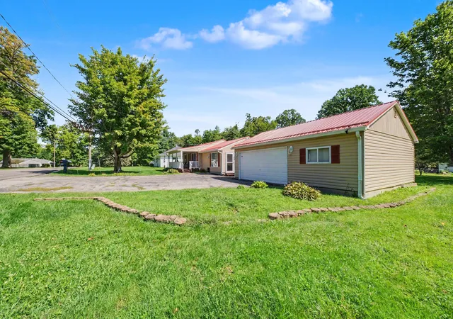 Photo 4 of Single family home for sale at 972 Reed Rd, Mansfield, OH 44903 | MLS# 226033215 | Listing updated on 2026-09-09