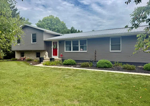 Photo 2 of Single family home for sale at 9347 Frabell Dr, Powell, OH 43065 | MLS# 226033625 | Listing updated on 2026-09-12