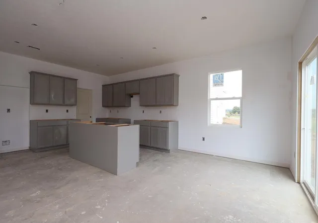Photo 2 of Single family home for sale at 1023 Dawsons Dr, Hebron, OH 43025 | MLS# 226033232 | Listing updated on 2026-09-15