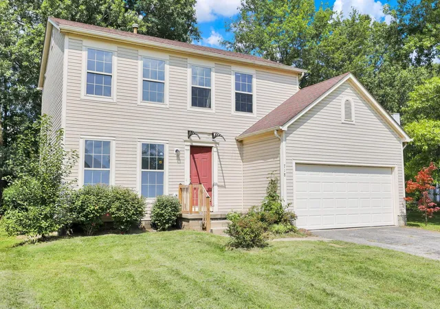 Photo 3 of Single family home for sale at 718 Tricolor Dr, Reynoldsburg, OH 43068 | MLS# 226033244 | Listing updated on 2026-09-05