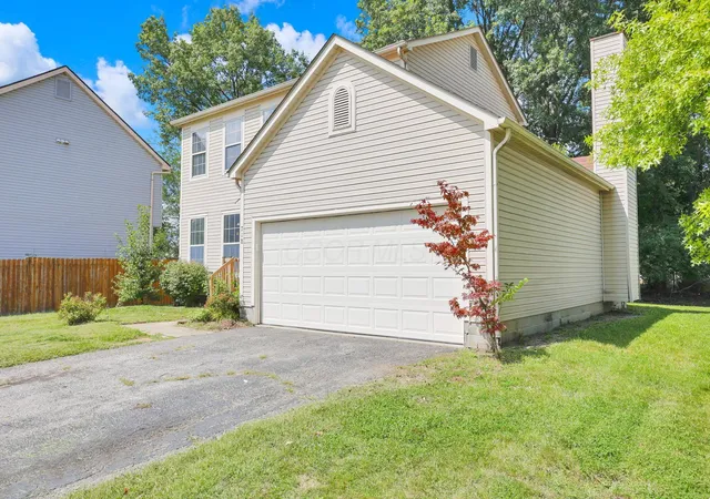 Photo 3 of Single family home for sale at 718 Tricolor Dr, Reynoldsburg, OH 43068 | MLS# 226033244 | Listing updated on 2026-09-05
