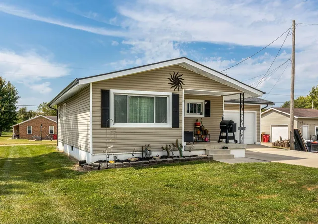 Photo 3 of Single family home for sale at 107 Jefferson Ave, Ashville, OH 43103 | MLS# 226033254 | Listing updated on 2026-09-17