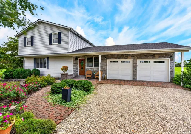 Photo 3 of Single family home for sale at 14941 Ohio 104, Ashville, OH 43103 | MLS# 226033264 | Listing updated on 2026-09-23