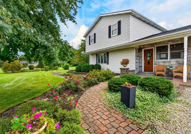 Photo 3 of Single family home for sale at 14941 Ohio 104, Ashville, OH 43103 | MLS# 226033264 | Listing updated on 2026-09-29