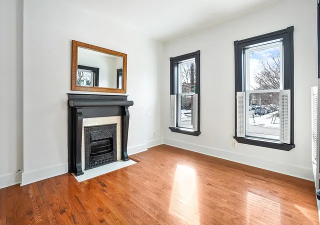 Listing Photo 3 - Condo for sale in building located at 68-70 E Hubbard Ave, Columbus, OH 43215