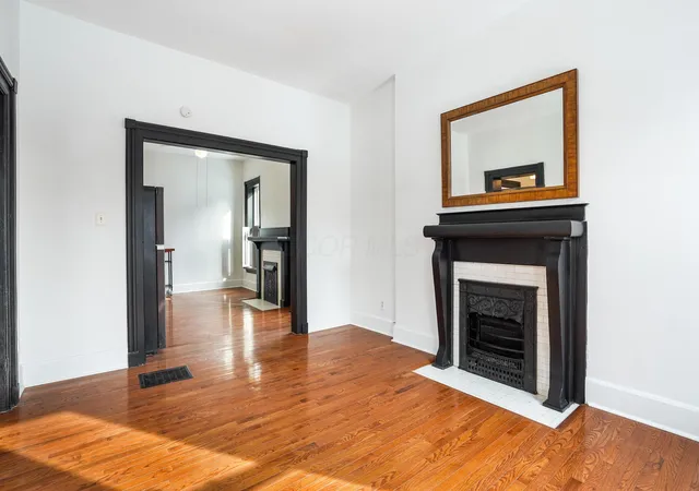 Listing Photo 5 - Condo for sale in building located at 68-70 E Hubbard Ave, Columbus, OH 43215