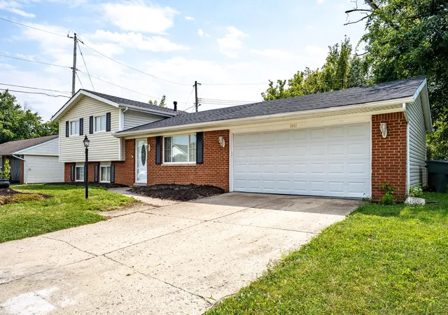 Photo 3 of Single family home for sale at 3461 Dillward Dr, Columbus, OH 43219 | MLS# 226033285 | Listing updated on 2026-09-13