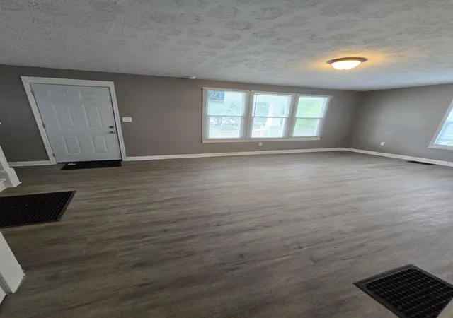 Photo 3 of Single family home for sale at 28 Cameron Ave, Mansfield, OH 44902 | MLS# 226033300 | Listing updated on 2026-09-03