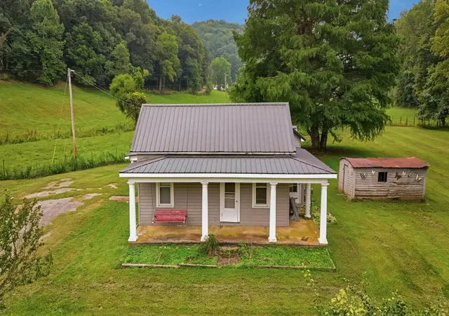 Photo 1 of Single family home for sale at 21606 E Sams Crk Rd, Laurelville, OH 43135 | MLS# 226033301 | Listing updated on 2026-09-02