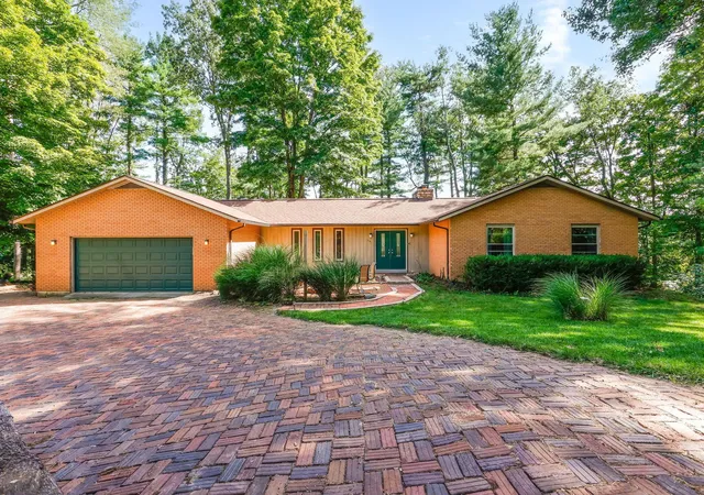 Photo 1 of Single family home for sale at 275 Pinetree Dr Ne, Granville, OH 43023 | MLS# 226035202 | Listing updated on 2026-10-07