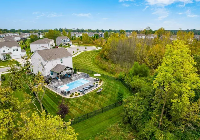 Photo 2 of Single family home for sale at 259 Crestview Ct, Pickerington, OH 43147 | MLS# 226033318 | Listing updated on 2026-09-05