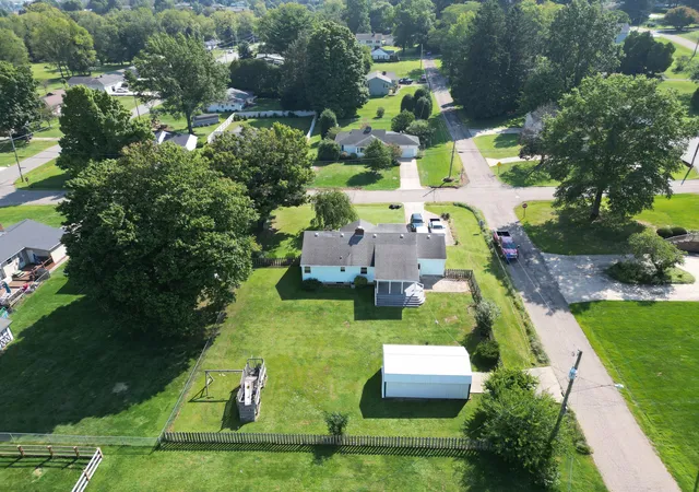 Photo 4 of Single family home for sale at 205 N Edgewood Rd, Mount Vernon, OH 43050 | MLS# 226033501 | Listing updated on 2026-09-03