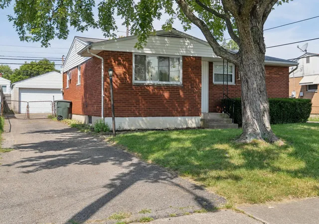 Photo 2 of Single family home for sale at 751 Glenmoor Dr, Columbus, OH 43228 | MLS# 226033317 | Listing updated on 2026-09-13