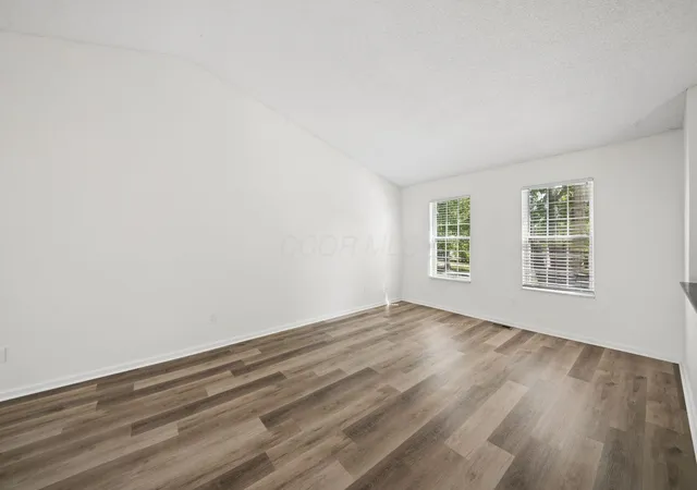 Photo 4 of Single family home for sale at 2358 Walborn Dr, Hilliard, OH 43026 | MLS# 226033383 | Listing updated on 2026-09-11
